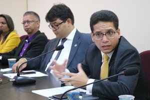 Secretário Daniel Oliveira pede desculpas pública ao advogados (Foto: Pauta Judicial/Telsirio Alencar)