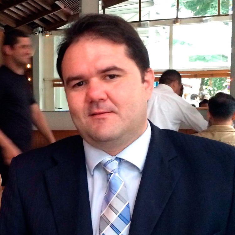 Advogado Bruno Correia Lima