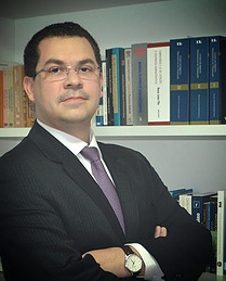 Advogado Carlos Yuri