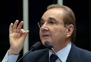 PGR acusa Agripino Maia de ter recebido dinheiro em troca de ajuda à OAS; senador nega e atribuiu denúncia a “imaginação”.