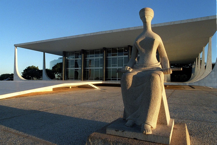 Consta no documento da AMB que os três atos normativos – exceto a Portaria nº372 revogada – contém vício de inconstitucionalidade