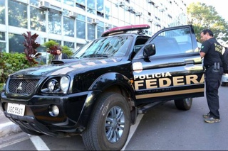 Brasília - Policiais federais deixam o prédio do Ministério da Agricultura em Brasília (Fabio Rodrigues-Pozzebom/Agência Brasil) (Rodrigues-Pozzebom/Agência Brasil)