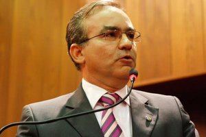 Prefeito por  Firmino Filho (PSDB) (Foto: reprodução)