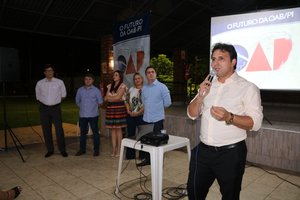 Advogado Edson Sá discursa no encontro da oposição (Foto: TELSÍRIO ALENCAR/PAUTAJUDICIAL)
