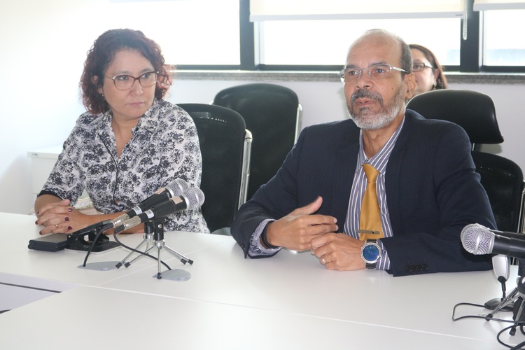 Professora Adriana Ferro da Camilo Filho e o Juiz Vidal de Freitas Filho
