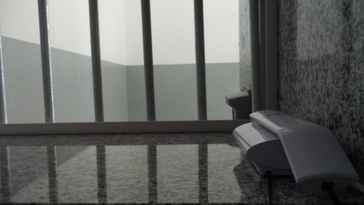 Depen revoga portaria que estipulava horário para advogado conversar com cliente preso.