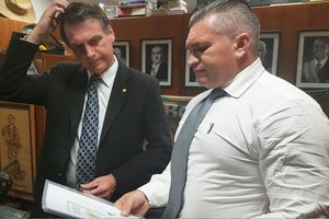 Deputado Julian Lemos (PSL-PB) jogou pesado os filhos do presidente Bolsonaro (Foto: Reprodução)