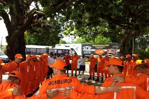 Corpo de Bombeiros intensifica ações e socorre desabrigados pela chuva em Parnaíba (Foto: Divulgação)