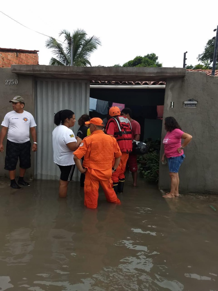 Corpo de Bombeiros intensifica ações e socorre desabrigados pela chuva em Parnaíba