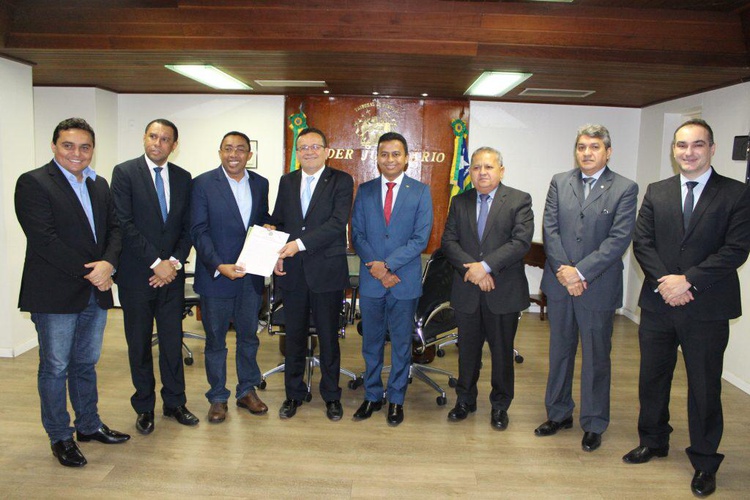TJ-PI recebe doação de terreno para construção do novo fórum de Floriano