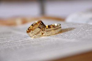 Decisão também admite partilha de bens adquiridos durante a relação extraconjugal. (Foto: Reprodução)