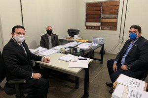 Presidente da OAB/PI, Celso Neto representando o delegado e agentes do Greco na Corregedoria da Policia Civil do Piauí. (Foto: Divulgação)