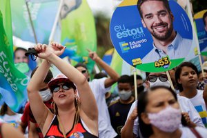 Apoiadores do governador de RS, Eduardo Leite, nas prévias do PSDB (Foto: UESLEI MARCELINO / REUTERS)