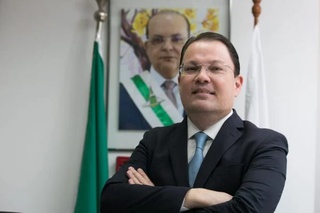 Servidor federal especializado em direito público, Ney Ferraz é um dos principais conselheiros de Ibaneis.