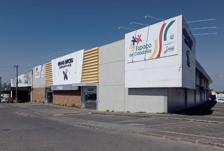 Governo do Estado inaugura Espaço da Cidadania no bairro Dirceu nesta quinta (19), Link: https://www.pi.gov.br/noticia/governo-do-estado-inaugura-espaco-da-cidadania-no-bairro-dirceu