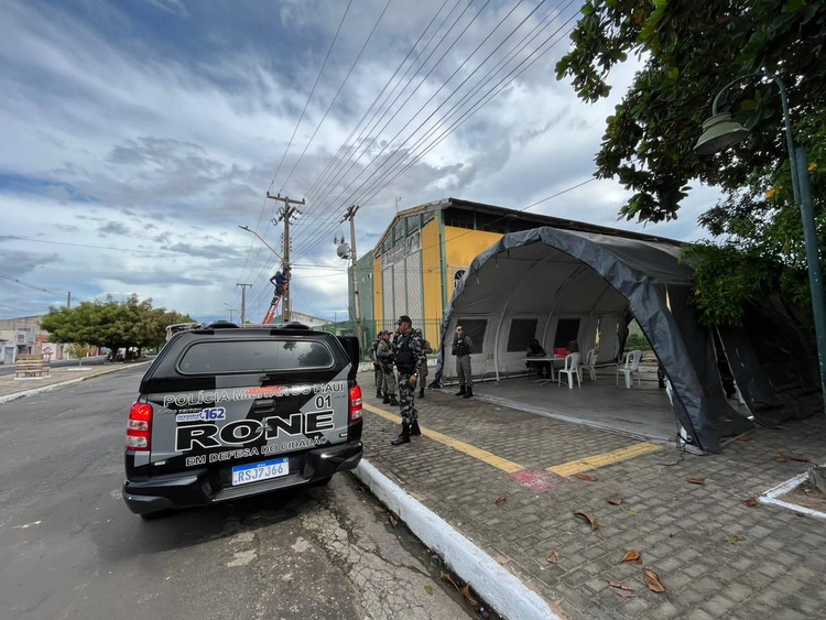 Polícia Militar monta Posto de Comando e reforça policiamento ostensivo no bairro Mocambinho