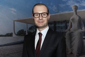 Cristiano Zanin é indicado para vaga no STF. (Foto: Cristiano Zanin é indicado  Mathilde Missioneiro/Folhapress | Arte Migalhas)