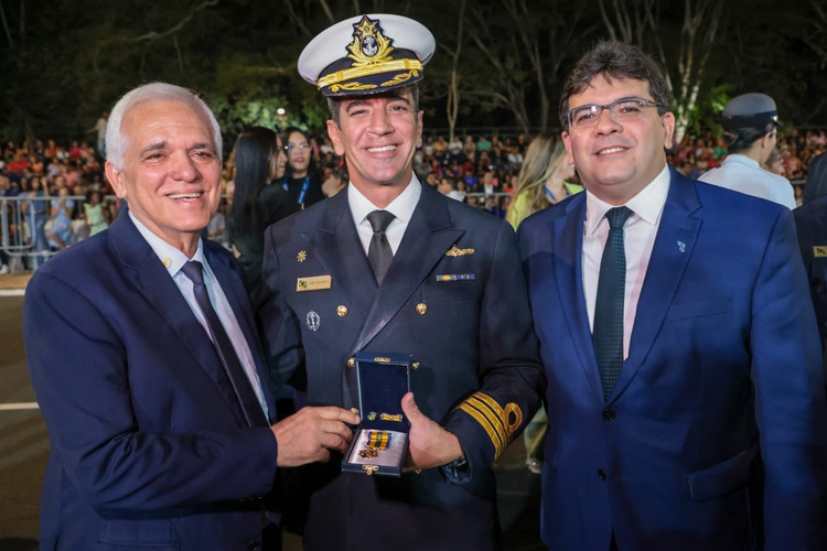 Governador realiza a maior promoção de policiais da história da PM do Piauí