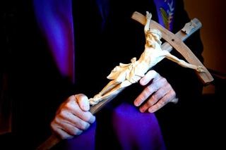 Chamem o Padre Newton: Espíritos atacam novamente a sede da OAB/PI