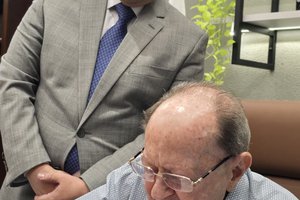 Luiz Gonzaga Viana, Ex-Presidente da OAB-PI, Entrega Livros à Ordem em Encontro com Atual Gestão (Foto: TELSIRIO ALENCAR/PAUTA JUDICIAL)