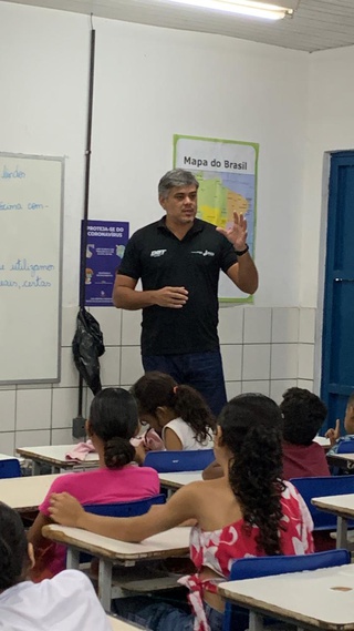 Secretaria de Segurança leva educação para o trânsito a alunos em Teresina.