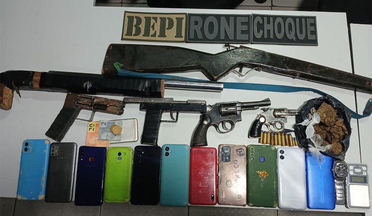 Polícia Militar deflagra operação e apreende armas, celulares roubados e drogas em Teresina