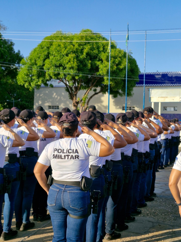 PMPI realiza entrega do primeiro uniforme de instrução a nova turma do Curso de Formação de Soldados nesta segunda-feira (18)