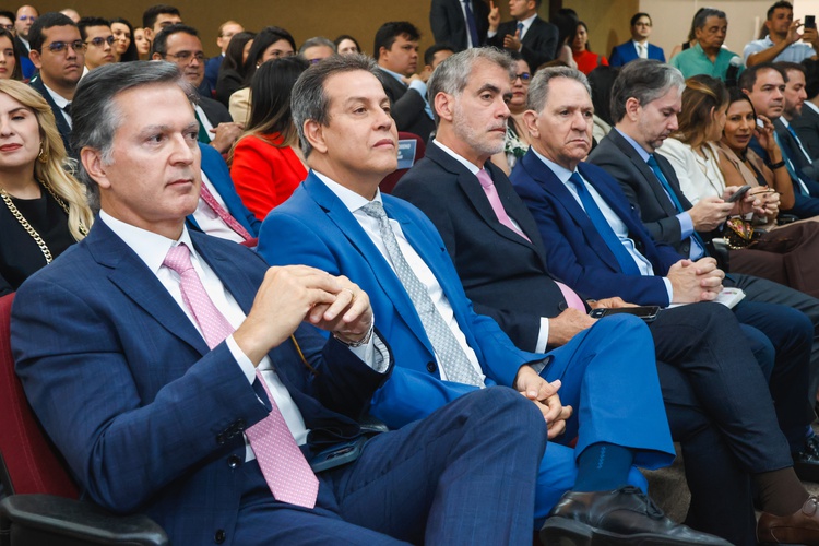 Aula Magna na OAB-PI conta com ministros do STJ e TST em exposição sobre o “Sistema de Precedentes nas Cortes Supremas”