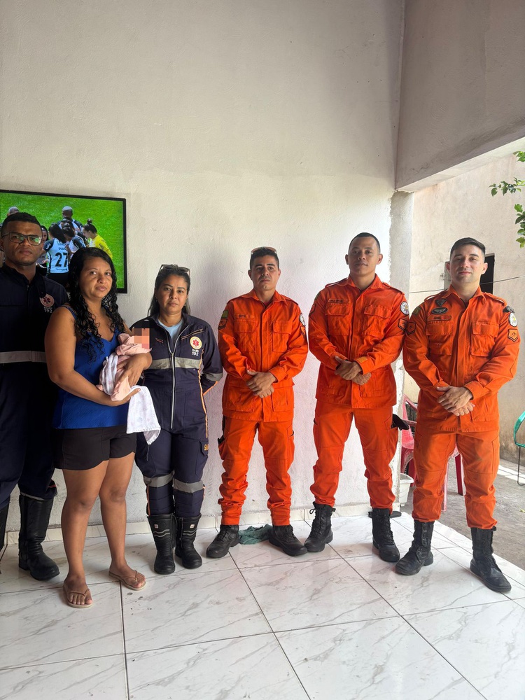 Bombeiros salvam bebê de 22 dias após engasgo em Teresina