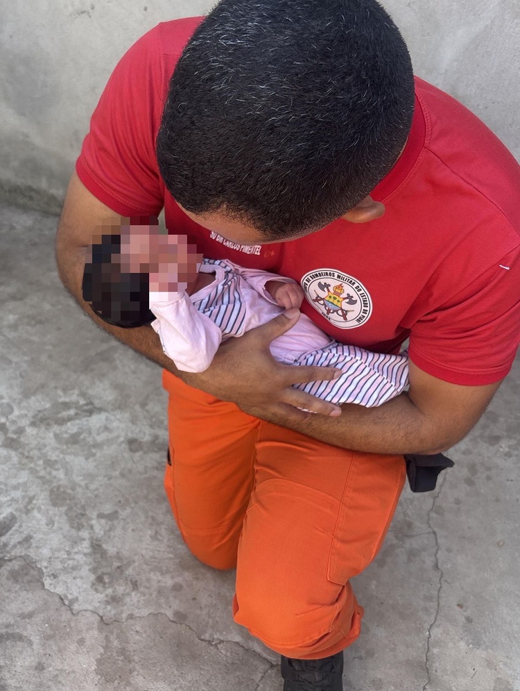 Bombeiros salvam bebê de 22 dias após engasgo em Teresina