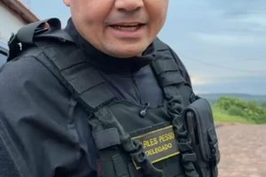 As ordens judiciais estão sendo executadas em residências apontadas como locais utilizados, direta ou indiretamente, para a comercialização e o armazenamento de drogas. (Foto: Reprodução)