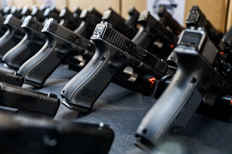 Governo do Piauí investe R$ 24 milhões em armamentos, motocicletas e apresenta novo fardamento da Polícia Militar