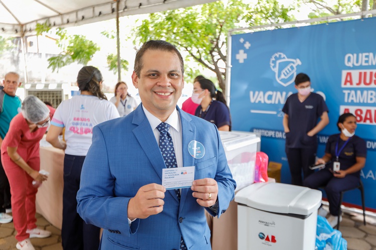 OAB Piauí e CAAPI iniciam campanha de vacinação e imunizam mais de 1,5 mil pessoas em Teresina
