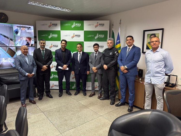OAB/PI dialoga e  SEJUS torna sem efeito suspensão aplicada advogado