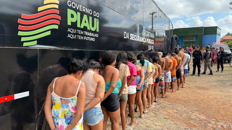 Operação de hoje da SSP/PI lotou um ônibus de presos. Veja Vídeo