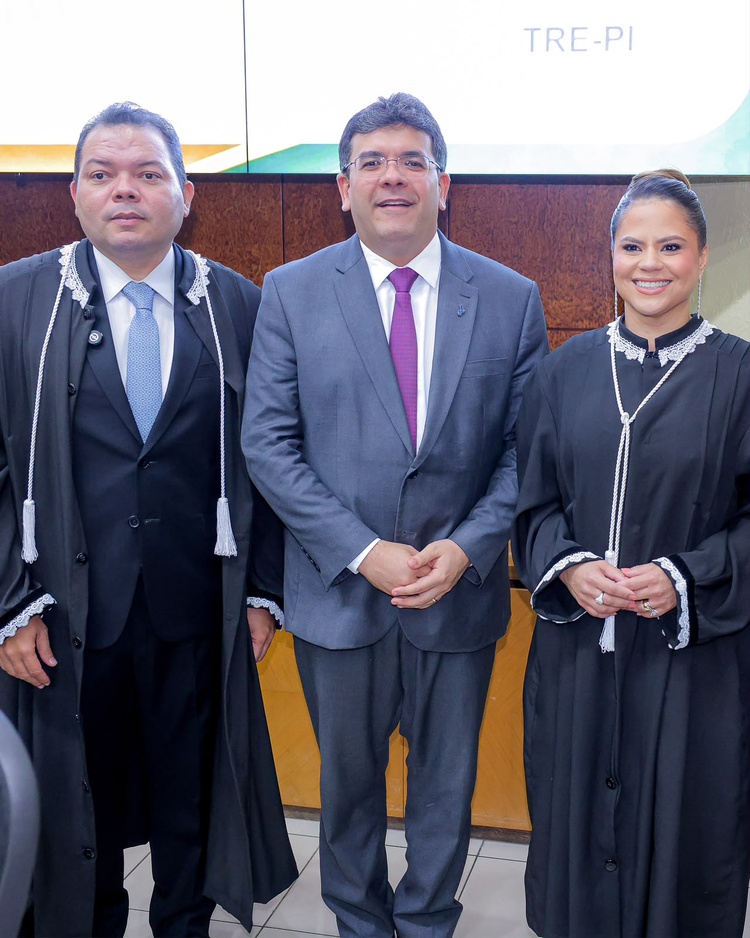 Rafael prestigia posse da primeira juíza titular do TRE-PI na história da Corte Eleitoral