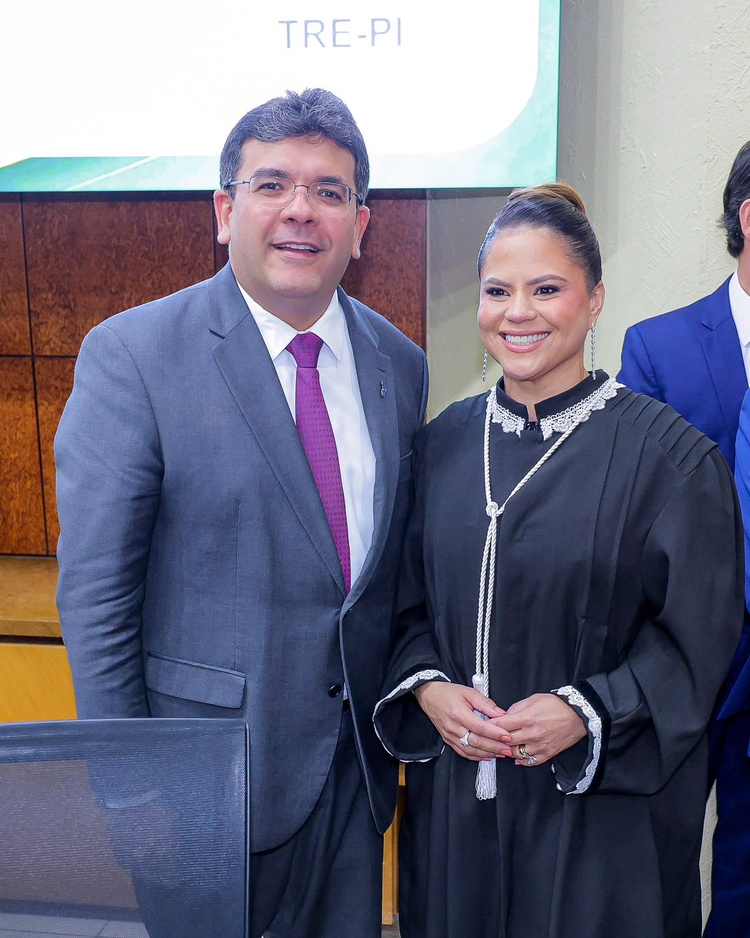 Rafael prestigia posse da primeira juíza titular do TRE-PI na história da Corte Eleitoral