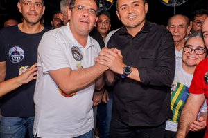 Com delegado Charles e Dr. Vinicius, Rafael destaca segurança e saúde como prioridades. (Foto: Divulgação)