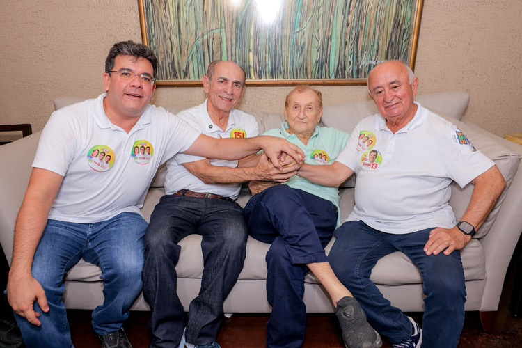 Rafael Fonteles sela aliança histórica com família Mão Santa em Parnaíba: “União boa para o povo”.